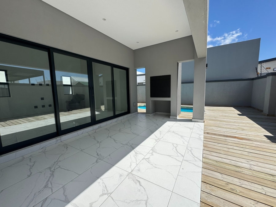 3 Bedroom Property for Sale in Sandown Western Cape